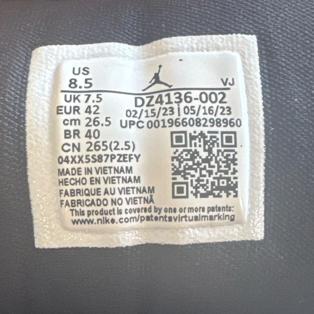 Nike Air Jordan 1 Mid DZ4136-002 Black White Grey Size 8.5 Men